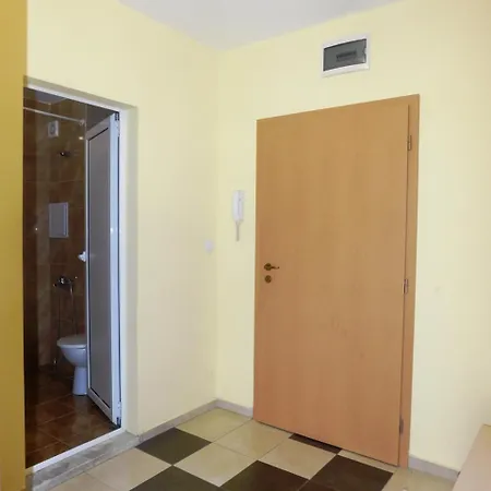 Darius Hstl Σάνι Μπιτς