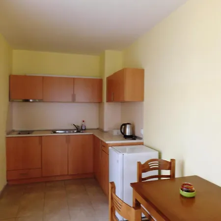 Darius Hstl Σάνι Μπιτς