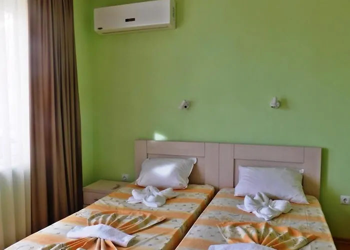 Darius Hstl 3* Slantschew brjag